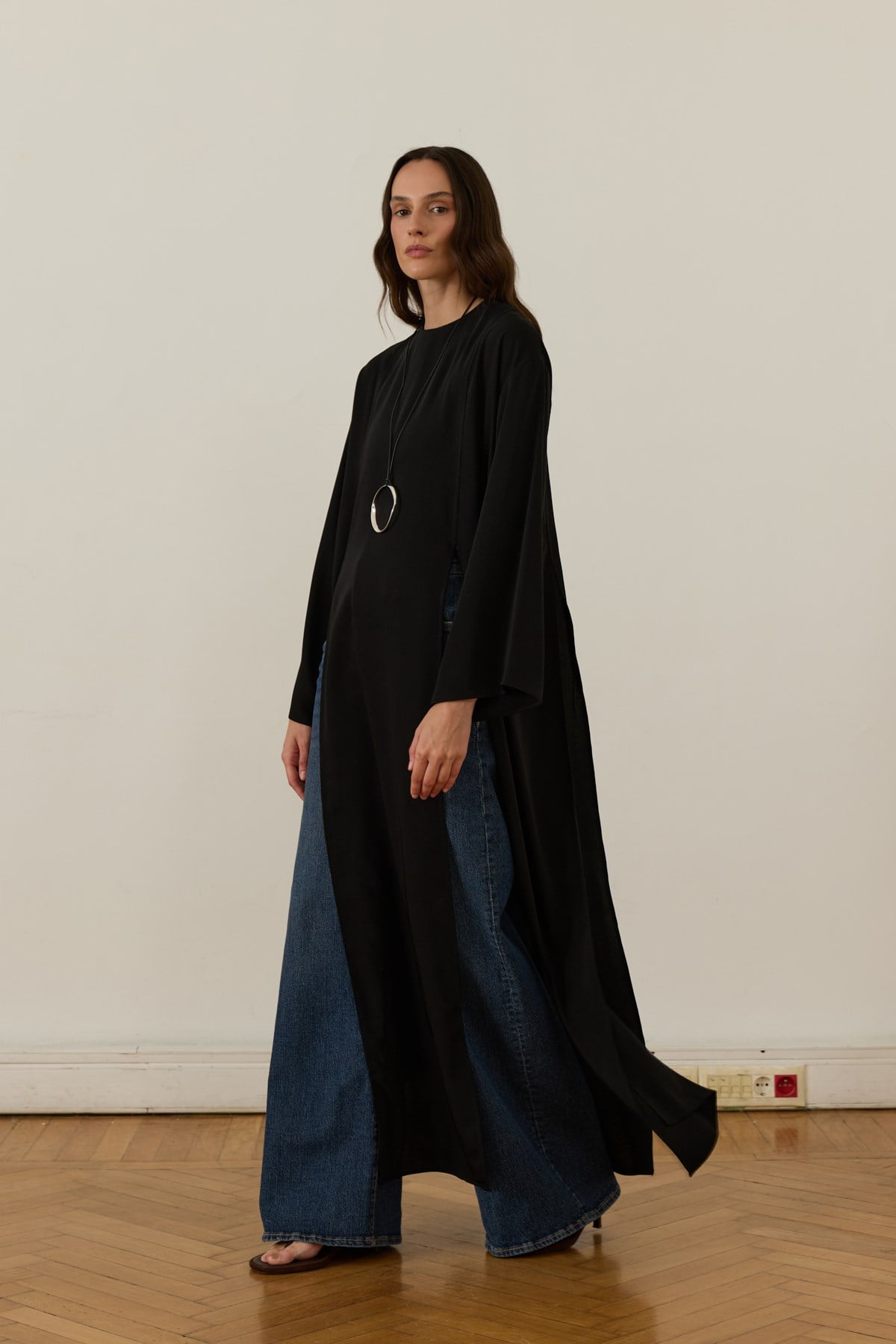 Drama Slit Maxi Top